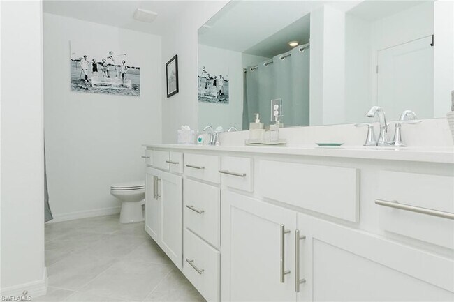 Building Photo - 15375 Green Acres Avenue Unit 2211