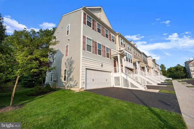 Building Photo - 1738 Beacon Ln