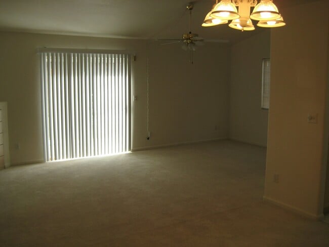 Building Photo - 5122 W 11th St