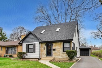 Building Photo - 408 S Maple St