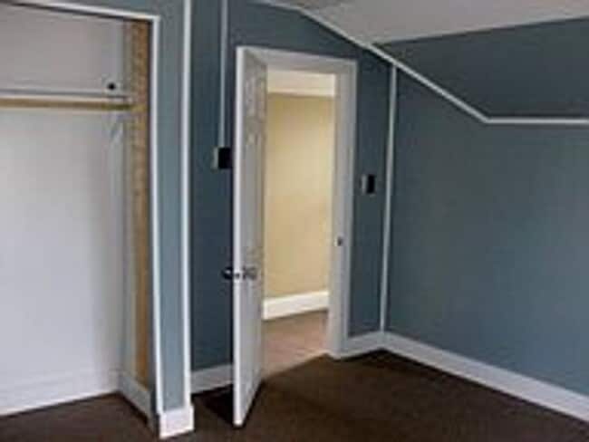 Building Photo - AVAILABLE JUNE - 3 Bed, 1 Bath Updated Home!