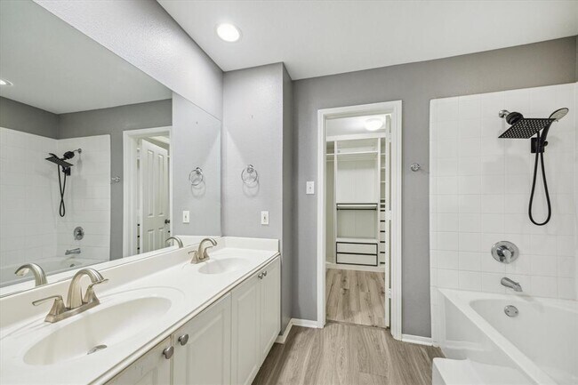 Building Photo - 25 Stone Creek Pl