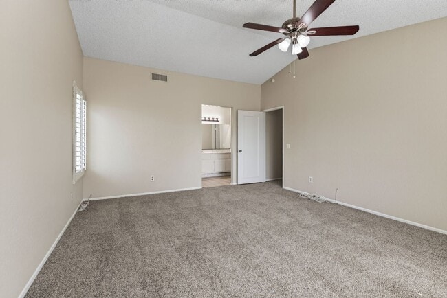 Building Photo - Canyon Crest Home