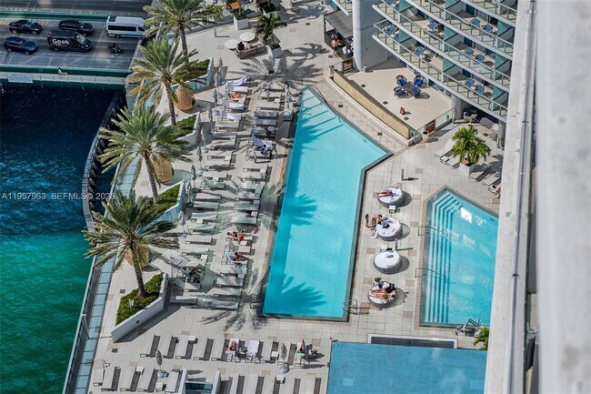 Building Photo - 300 Biscayne Blvd Way