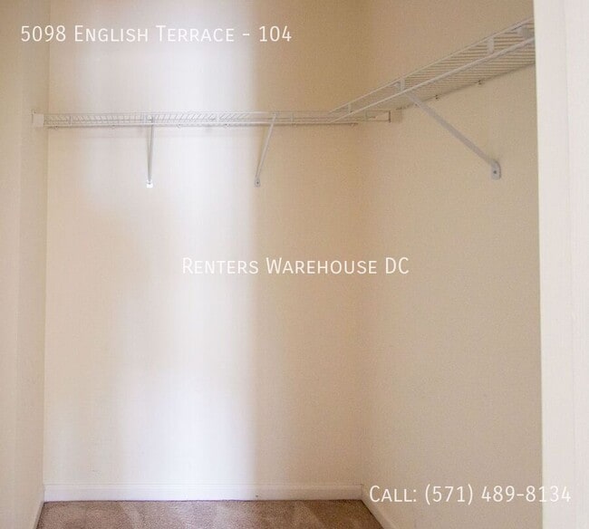 Building Photo - 5098 English Terrace