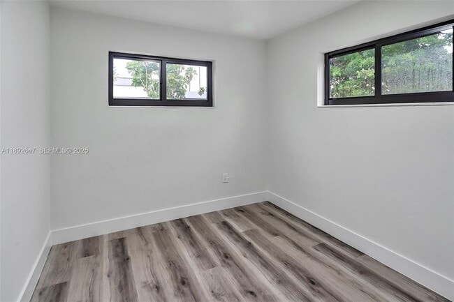 Building Photo - 4037 SW 65th Ave