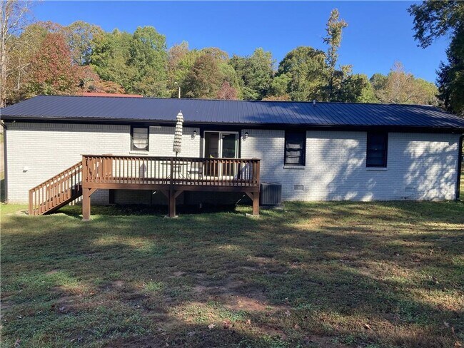 Building Photo - 106 Ridgewood Dr