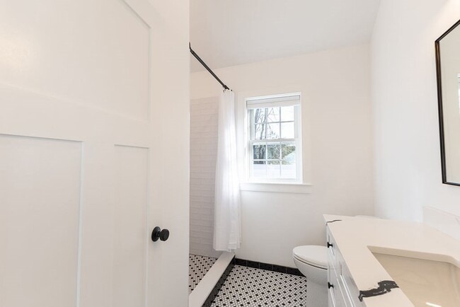 Building Photo - 17 Harding Rd