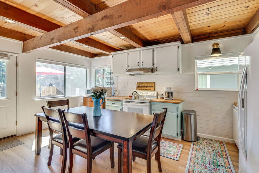 Building Photo - 923 Sagewood Dr
