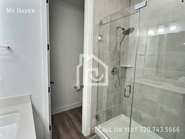 Building Photo - 2811 W 69th Ave