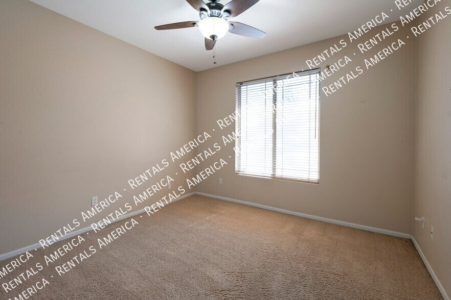 Building Photo - 2682 S Beverly Pl