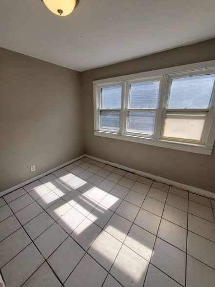 Building Photo - 3354 N 26th St
