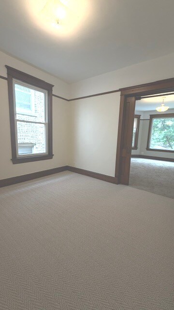 Building Photo - 4511 N Greenview Ave