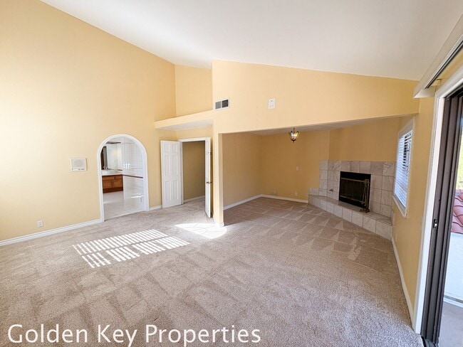 Building Photo - Welcome to this stunning 4-bedroom, 3-bathroom home located in the desirable La Costa neighborhoo...