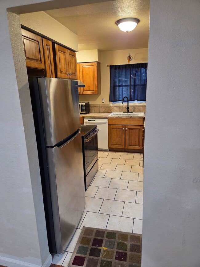 Building Photo - 4847 SE 87th Ave