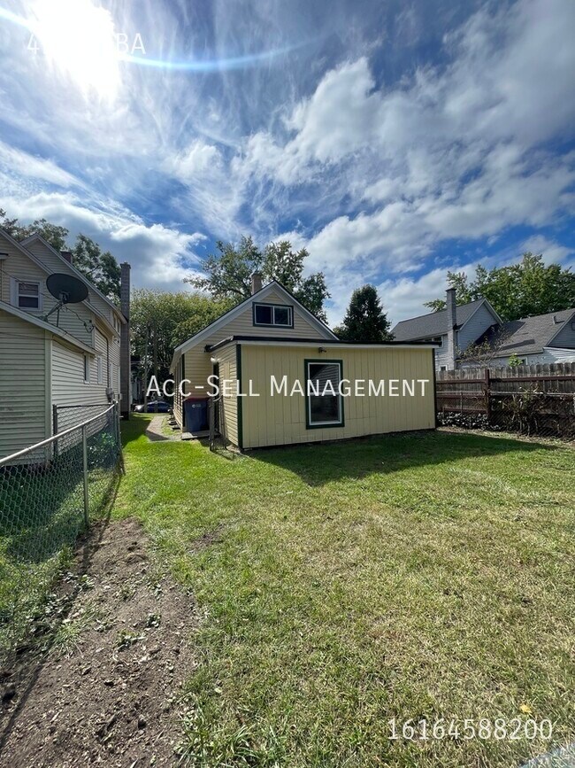 Building Photo - 875 10th-NEW