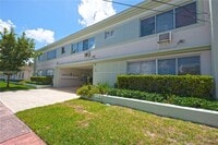 Building Photo - 2250 Bay Dr