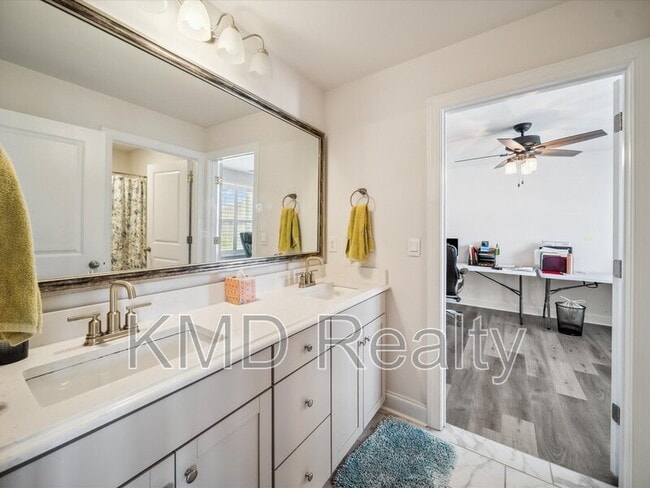 Building Photo - 6112 Willow Pin Ln