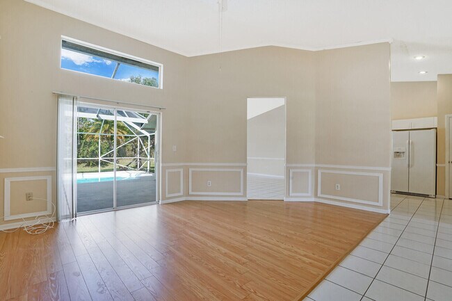 Building Photo - 10567 Paso Fino Dr