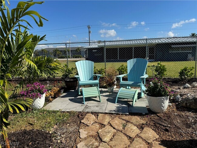 Building Photo - 3707 SE 8th Pl