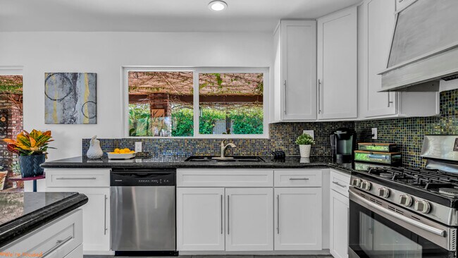 Building Photo - 14 Gary Cir