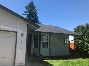 Building Photo - This one level charmer won't last long! 3 ...