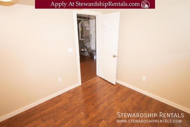 Building Photo - 5017 SE 45th Ave