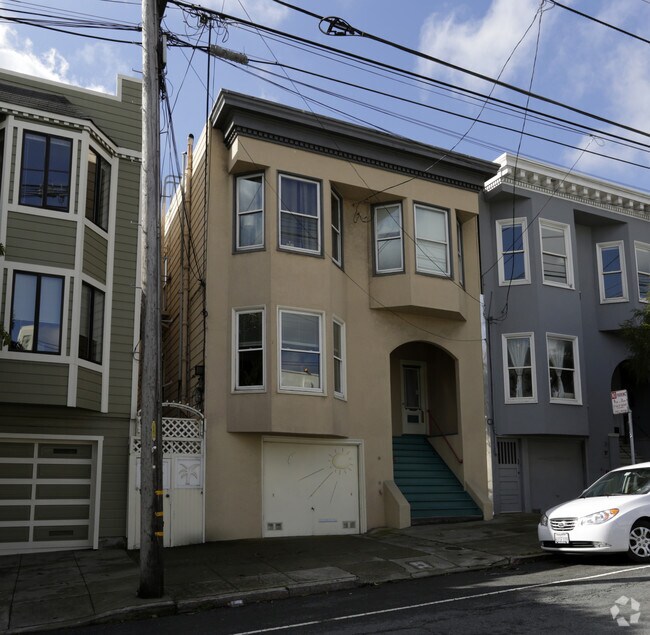 Primary Photo - 331-333 Clipper St