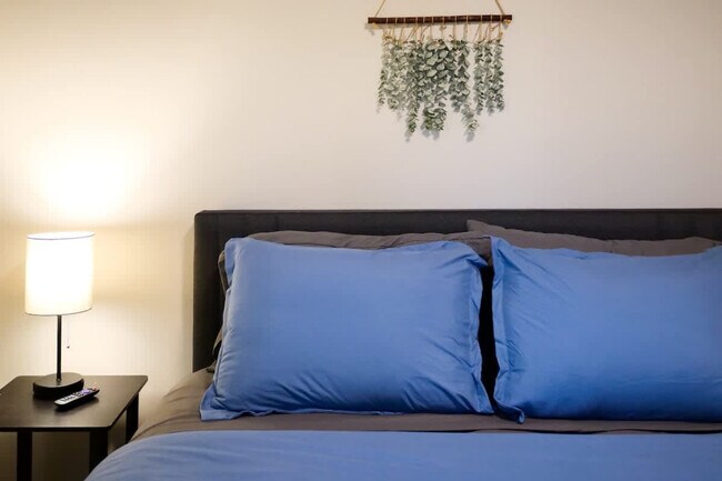 Building Photo - 4544 Erie Ave NW