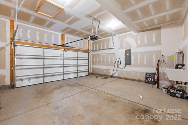 Building Photo - 17113 Sand Bank Rd