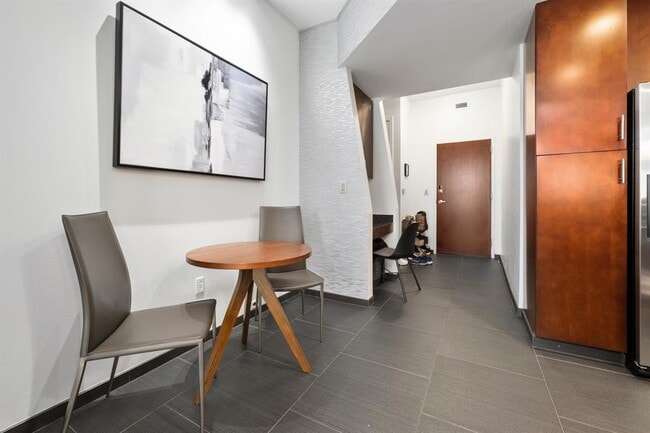 Building Photo - 360 Nueces St