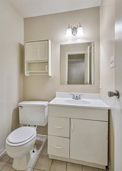 Building Photo - 45 Blue Fox Rd