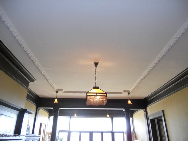 Living Room ceiling - 627 Ripley St
