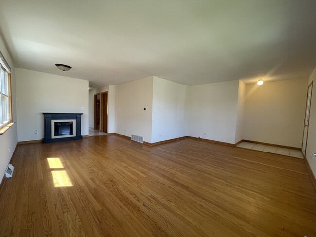 Building Photo - 7009 Sunnyside Ave