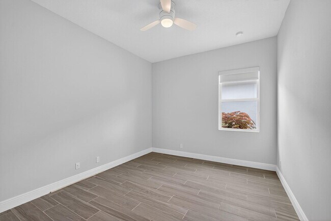 Building Photo - 9901 Regency Wy