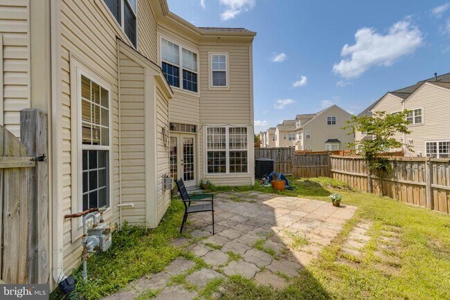Building Photo - 9300 Warren Falls Ln