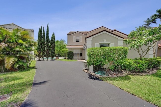 Building Photo - 21461 Sawmill Ct