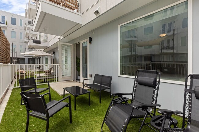 Building Photo - 5820 1/2 Cameron Road-SI FL1-ID1303397P