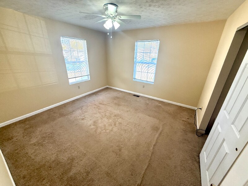 Building Photo - 3602 E 5th St