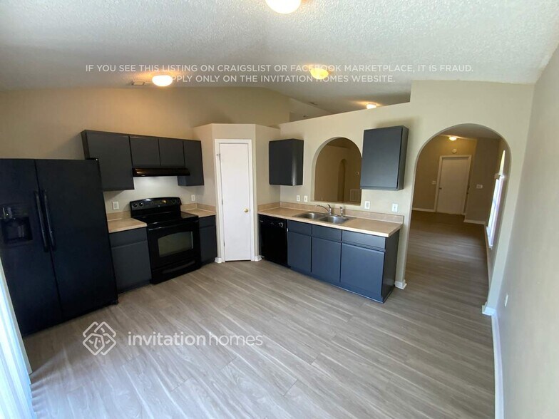 Building Photo - 3651 Gilmore Heights Rd N