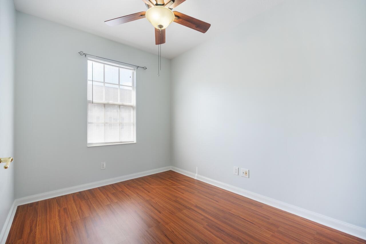 Building Photo - 329 Legare Ct