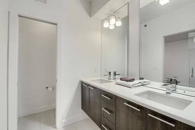 Building Photo - Modern LoHi Living with Rooftop Deck & City Views!!