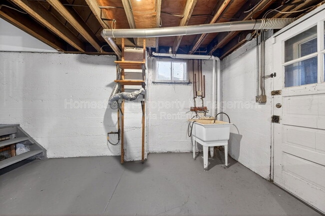 Building Photo - 2424 Oakland Ave