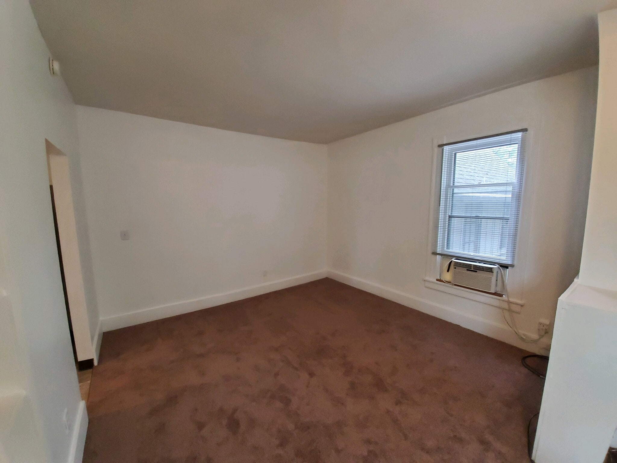 Building Photo - 525 30th St