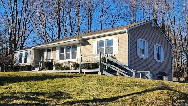 Building Photo - 149 N Country Rd