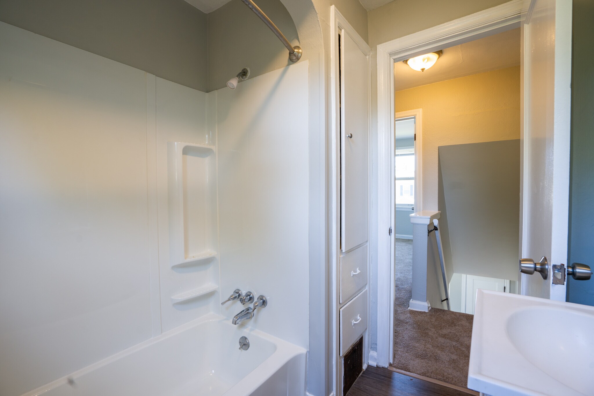Bathroom - 1725 E Frankfort St