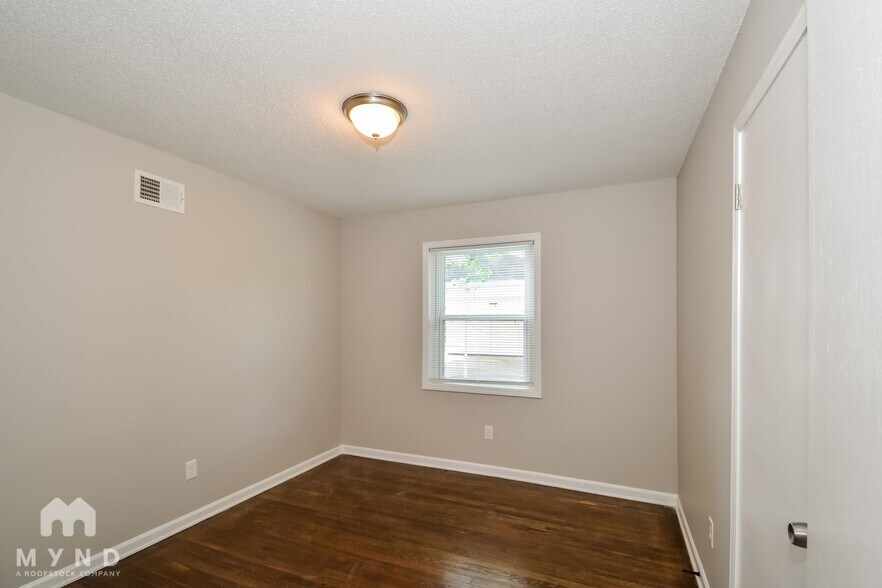 Building Photo - 1333 Mary Jane Ave