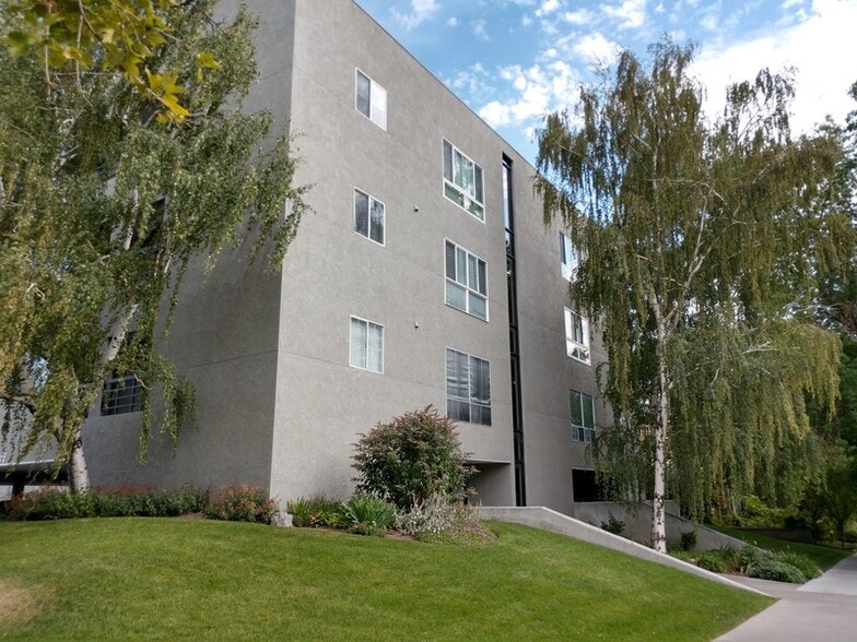 Building Photo - 207 S 600 E