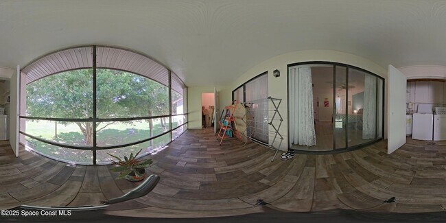 Building Photo - 2245 Golf Isle Dr