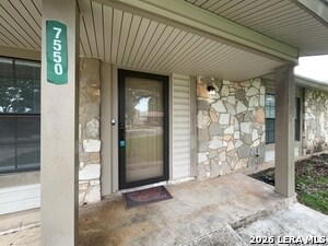 Building Photo - 7550 Ledgebrook Dr